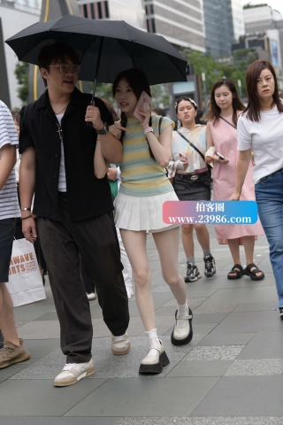 可爱双马尾小女友