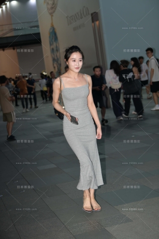 夜拍偶遇美腿俩姐妹