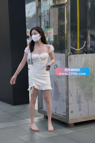 街拍气质白裙小妞~