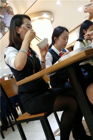 4k超清，吃饭偶遇OL制服空姐（视频版）
