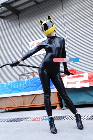 紧身皮衣魔鬼身材cosplay