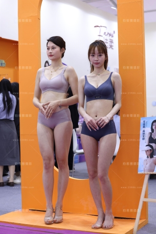 20250318两个内衣模特