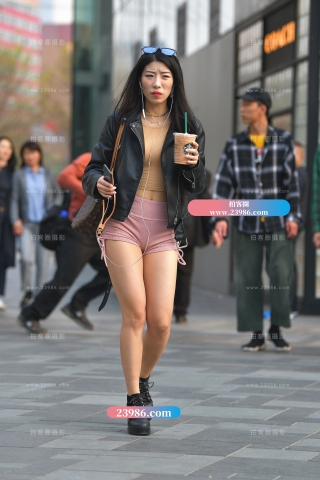 粉色紧身包臀性感热裤