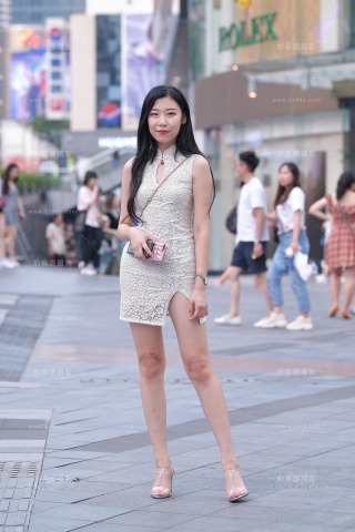 【视觉冲击赛贴】搭讪性感开叉裙女友~