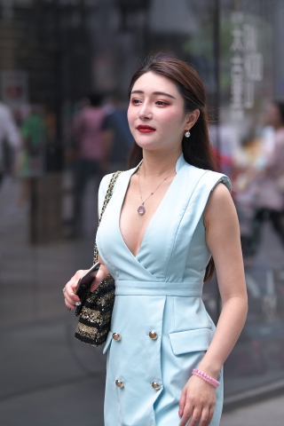 【视觉冲击赛贴】性感，大方，的小姐姐