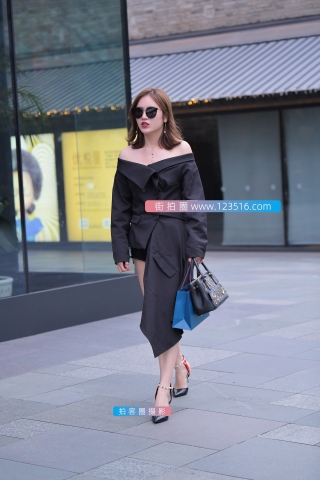 【街拍之魂赛帖】穿的很别致啊