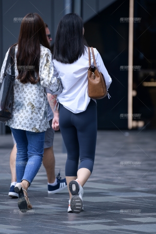 【小默赛帖】1655★边说边笑两姐妹★