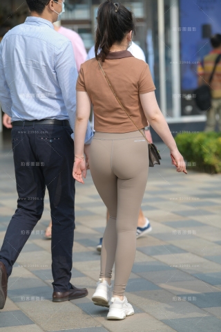 【街拍之魂赛帖】身材真的不错噢
