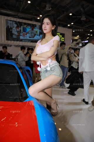 热裤小姐姐 （任绵绵）