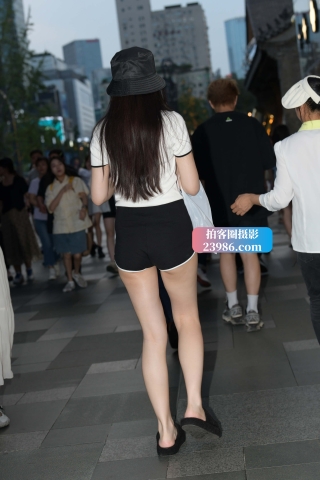 夜拍黑色短裤MM