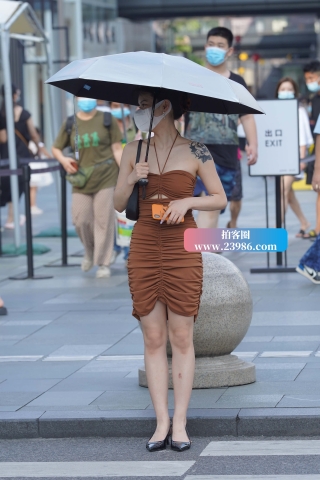 棕色群美腿姐姐