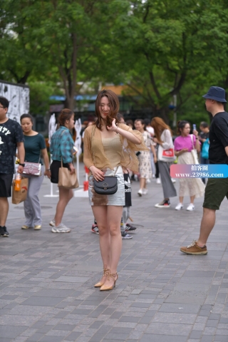 搭讪街拍气质美女