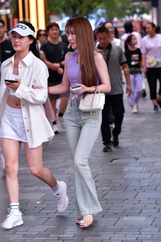 ★高挑漂亮牛仔裤美女