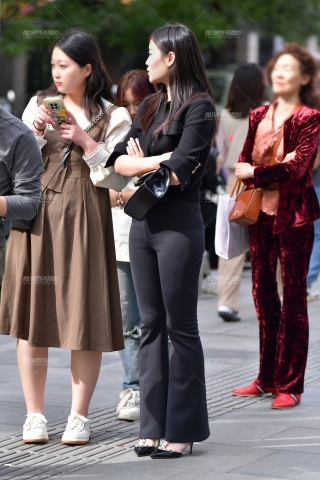 ★高挑黑裤美女