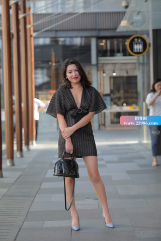 丰腴的高跟贵妇