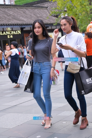 【街拍之魂赛帖】逛街的清纯牛仔MM