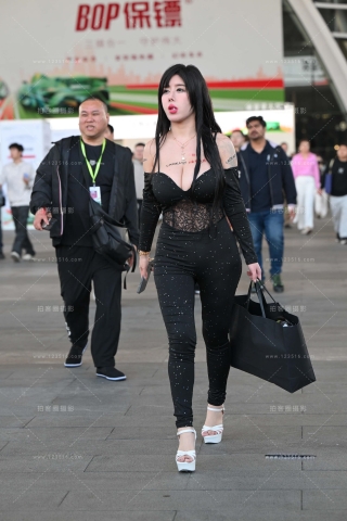 丰满丰腴网红猪小七