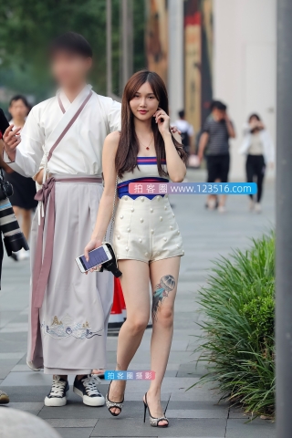 【凯恩赛帖】白嫩美腿女孩