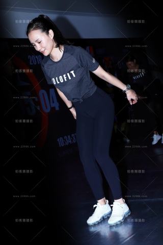 一组在练习的人员