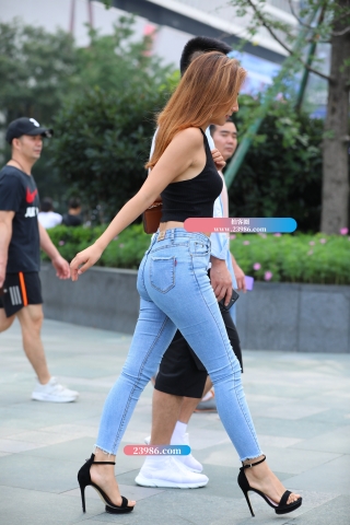 【视觉冲击赛帖】小蛮腰，紧致牛仔 美臀MM