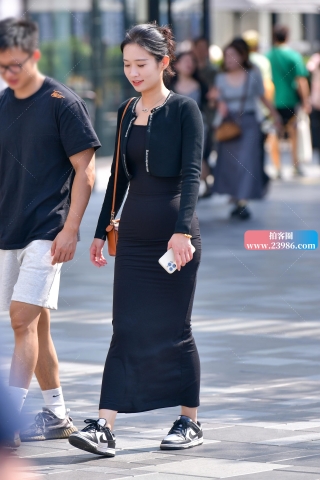 ★棉质裹身裙美女