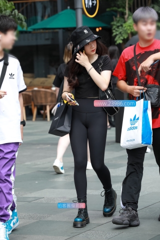 【凯恩赛帖】紧身裤的时尚美感