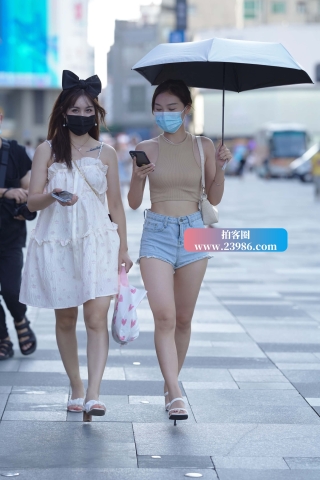 街拍美女姐妹花