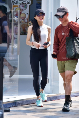 ★甜美瑜伽紧身美女