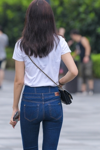 紧牛的阳光美眉