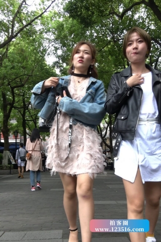 4K - 连衣裙外面配牛仔外套的姐姐 [922 MB/MP4]（视频版）