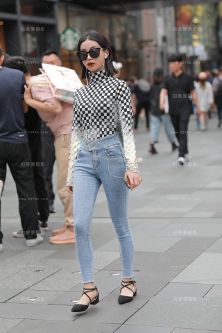 酷酷的紧牛小妹