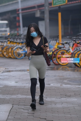 瑜伽裤，长靴美女