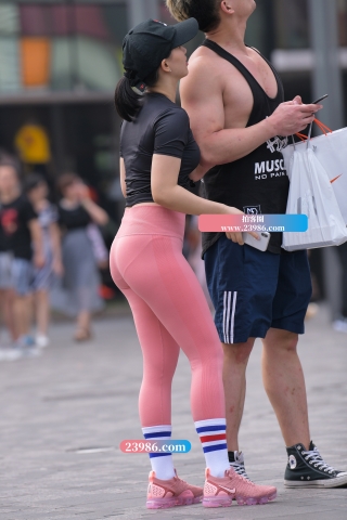 【街拍之魂赛帖】B102、靓丽粉色健身达人