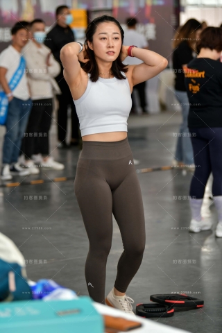 紧致蜜臀轻熟朲槭