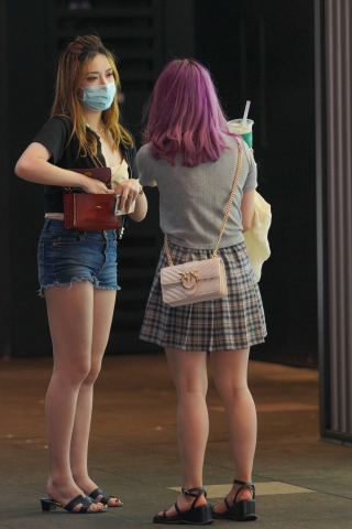 美女的热裤 肉肉又显腿