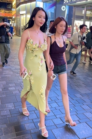 夜拍包臀裙美女（视频版）