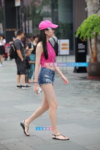 【凯恩赛帖】露脐长腿美眉