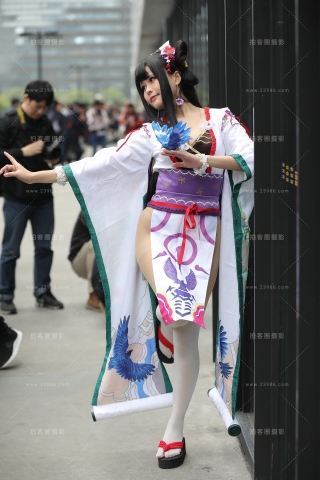 不失性感的萌妹纸