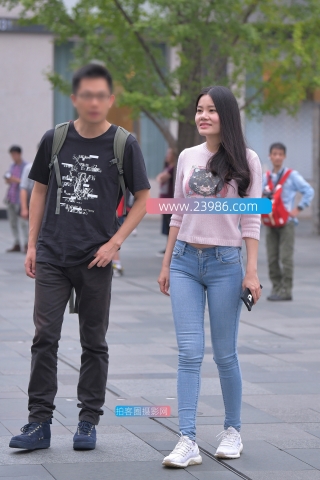 【街拍之魂赛帖】邻家般的紧牛小姐姐