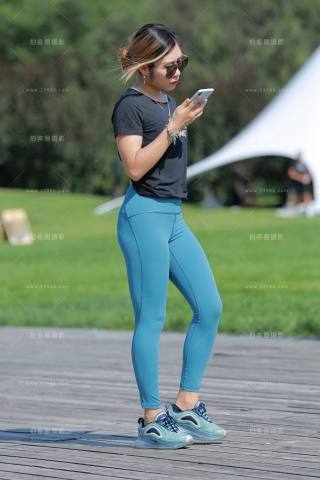 ★一直聊天瑜伽裤美女