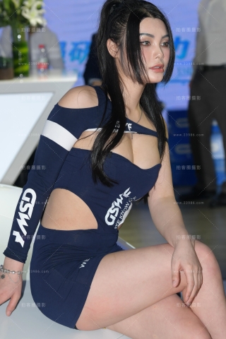 就喜欢这类微胖的大白腿