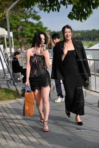 时装周性感镂空裙轻熟朲槭