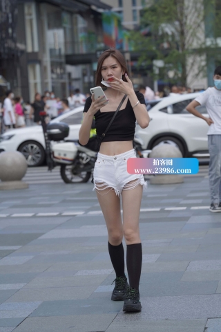 街拍短发热牛mm