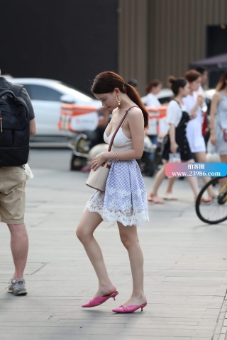 看着她你是否会心动