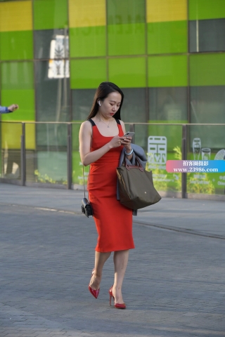 大红修身裙高跟s妇