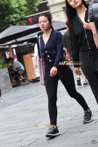 【咔喳赛贴】逛街的紧身裤