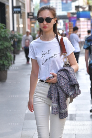 【视觉冲击赛贴】她全身上下都是大牌，贵妇啊~