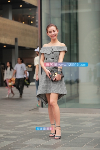 【街拍之魂赛帖】B83、这个笑容让我相机都端不稳了