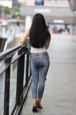 顶级身材高颜值蓝牛靓妹