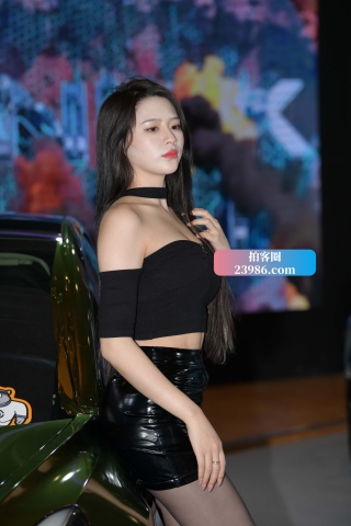 性感皮裙嘿丝模特